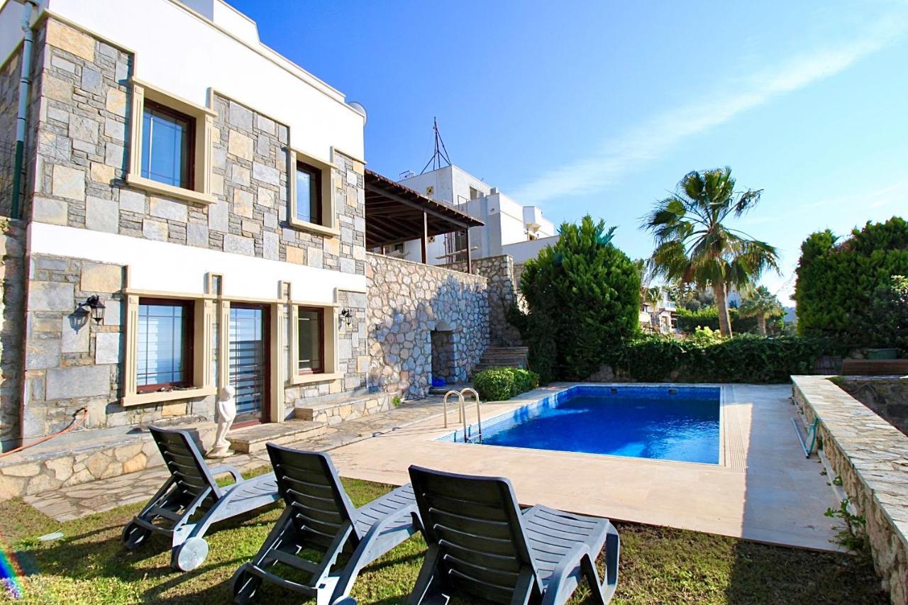 Seba; Yalikavakta Oezel Havuzlu 4+1 * Bodrum